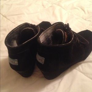 Suede TOMS Desert Wedge